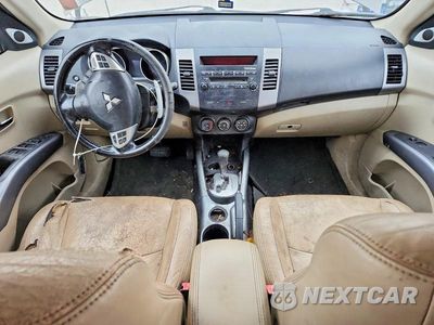 Zdjęcie 8 z 12 samochodu: 2010 MITSUBISHI OUTLANDER SE VIN:JA4AS3AW4AZ016115 - miniatura