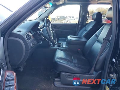 Zdjęcie 7 z 12 samochodu: 2013 CHEVROLET TAHOE K1500 LTZ VIN:1GNSKCE0XDR110527 - miniatura