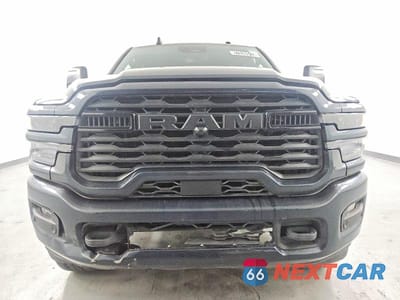 Piąte zdjęcie samochodu w środku: 2025 RAM 2500 BIG HORN VIN:3C6UR5DJ7SG575922 - miniatura