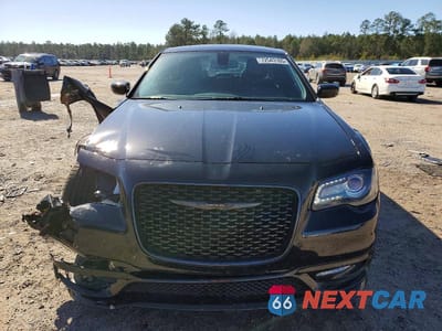 Piąte zdjęcie samochodu w środku: 2023 CHRYSLER 300 TOURING L VIN:2C3CCADG6PH677260 - miniatura