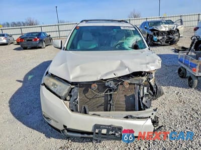 Piąte zdjęcie samochodu w środku: 2011 TOYOTA HIGHLANDER SE VIN:5TDBK3EH0BS086879 - miniatura
