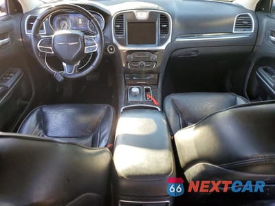 Zdjęcie 8 z 11 samochodu: 2020 CHRYSLER 300 VIN:2C3CCAKG3LH146188 - miniatura