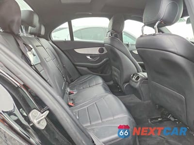 Zdjęcie 10 z 12 samochodu: 2016 MERCEDES-BENZ C 300 4MATIC VIN:55SWF4KB4GU168913 - miniatura