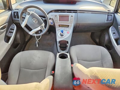 Zdjęcie 8 z 13 samochodu: 2015 TOYOTA PRIUS VIN:JTDKN3DU6F0431010 - miniatura