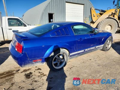 Trzecie zdjęcie samochodu z tyłu: 2005 FORD MUSTANG VIN:1ZVFT80N955149316 - miniatura