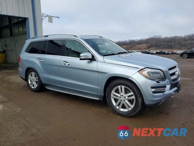 Czwarte zdjęcie samochodu z boku: 2015 MERCEDES-BENZ GL 450 4MATIC VIN:4JGDF6EE9FA528383 - miniatura