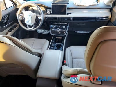 Zdjęcie 8 z 14 samochodu: 2020 LINCOLN CORSAIR VIN:5LMCJ1D91LUL15436 - miniatura