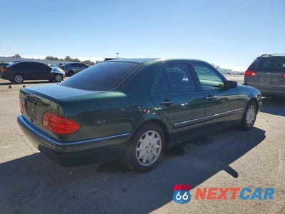 Trzecie zdjęcie samochodu z tyłu: 1997 MERCEDES-BENZ E-CLASS E320 VIN:WDBJF55FXVA435363 - miniatura
