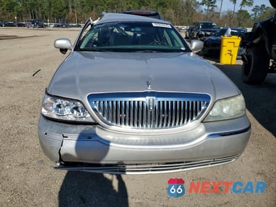 Piąte zdjęcie samochodu w środku: 2011 LINCOLN TOWN CAR SIGNATURE LIMITED VIN:2LNBL8CV9BX750891 - miniatura