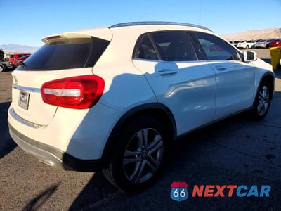 Trzecie zdjęcie samochodu z tyłu: 2017 MERCEDES-BENZ GLA 250 VIN:WDCTG4EB5HJ319453 - miniatura