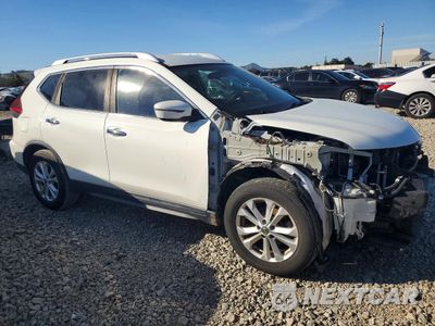 Czwarte zdjęcie samochodu z boku: 2018 NISSAN ROGUE S VIN:5N1AT2MT9JC839751 - miniatura
