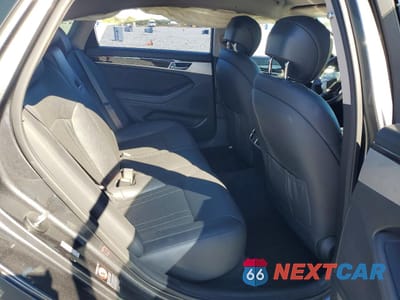 Zdjęcie 10 z 14 samochodu: 2018 GENESIS G80 BASE VIN:KMHGN4JE3JU223625 - miniatura