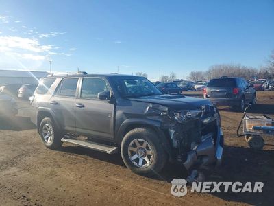 Czwarte zdjęcie samochodu z boku: 2016 TOYOTA 4RUNNER SR5/SR5 PREMIUM VIN:JTEBU5JR3G5392309 - miniatura