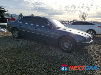 Czwarte zdjęcie samochodu z boku: 1999 BMW 740 IL VIN:WBAGH8333XDP04219 - miniatura