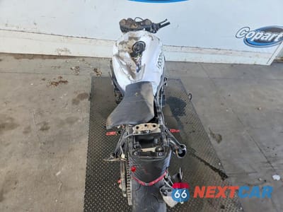 Zdjęcie 6 z 8 samochodu: 2020 SUZUKI GSX-R600 VIN:JS1GN7FA1L7100686 - miniatura