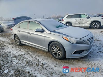 Czwarte zdjęcie samochodu z boku: 2016 HYUNDAI SONATA SE VIN:5NPE24AF8GH397948 - miniatura