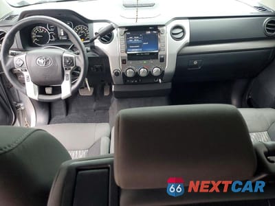 Zdjęcie 8 z 13 samochodu: 2021 TOYOTA TUNDRA CREWMAX SR5 VIN:5TFDY5F1XMX040123 - miniatura