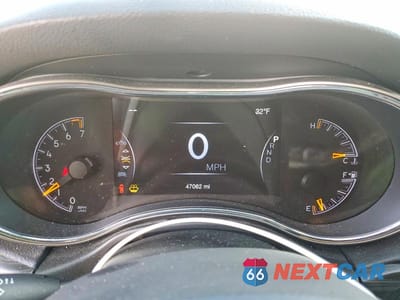 Zdjęcie 9 z 13 samochodu: 2022 JEEP GRAND CHEROKEE LAREDO E VIN:1C4RJFAG8NC120654 - miniatura