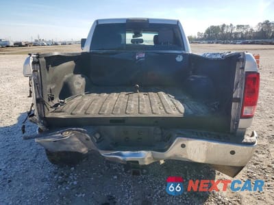 Zdjęcie 6 z 12 samochodu: 2015 RAM 2500 SLT VIN:3C6UR5DL9FG571295 - miniatura