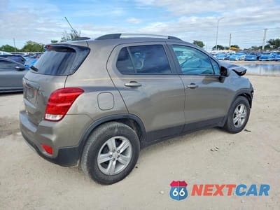 Trzecie zdjęcie samochodu z tyłu: 2021 CHEV TRAX 1LT VIN:KL7CJLSB0MB320372 - miniatura