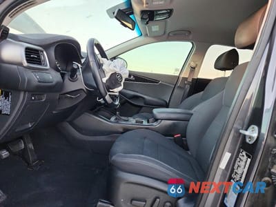 Zdjęcie 7 z 13 samochodu: 2018 KIA SORENTO LX VIN:5XYPG4A36JG417810 - miniatura