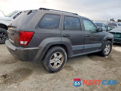 Trzecie zdjęcie samochodu z tyłu: 2006 JEEP GRAND CHEROKEE LAREDO VIN:1J8GR48K26C306697 - miniatura
