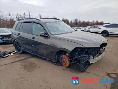 Czwarte zdjęcie samochodu z boku: 2023 BMW X7 XDRIVE40I VIN:5UX23EM08P9P97044 - miniatura