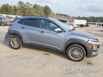 Czwarte zdjęcie samochodu z boku: 2021 HYUNDAI KONA SEL VIN:KM8K22AA8MU619395 - miniatura