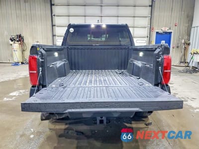Zdjęcie 6 z 12 samochodu: 2025 TOYOTA TACOMA SR5 VIN:3TMLB5JN7SM159015 - miniatura