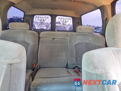 Zdjęcie 10 z 13 samochodu: 2000 CHEVROLET SUBURBAN C1500 VIN:3GNEC16T7YG111907 - miniatura