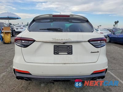 Zdjęcie 6 z 13 samochodu: 2023 MASERATI LEVANTE MODENA VIN:ZN661YUM2PX411502 - miniatura