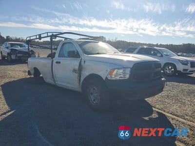 Czwarte zdjęcie samochodu z boku: 2019 RAM 1500 CLASSIC TRADESMAN VIN:3C6JR6DG3KG635918 - miniatura
