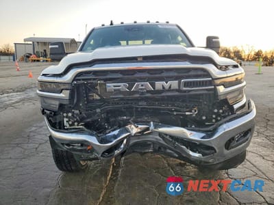 Piąte zdjęcie samochodu w środku: 2025 RAM 2500 TRADESMAN VIN:3C6UR5CL7SG546259 - miniatura
