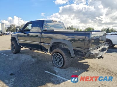 Drugie zdjęcie samochodu z przodu: 2002 CHEVROLET SILVERADO K2500 HEAVY DUTY VIN:1GCHK29142E110589 - miniatura