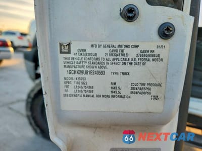 Zdjęcie 12 z 12 samochodu: 2001 CHEVROLET SILVERADO K2500 HEAVY DUTY VIN:1GCHK29U81E240593 - miniatura