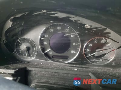 Zdjęcie 9 z 12 samochodu: 2005 MERCEDES-BENZ E 500 VIN:WDBUF70J55A635815 - miniatura