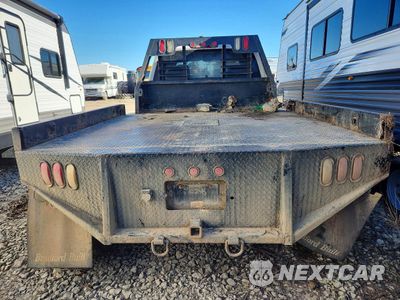 Zdjęcie 6 z 13 samochodu: 2003 CHEVROLET SILVERADO K3500 VIN:1GCJK39U43E207908 - miniatura