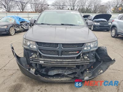 Piąte zdjęcie samochodu w środku: 2017 DODGE JOURNEY CROSSROAD VIN:3C4PDCGG8HT613781 - miniatura