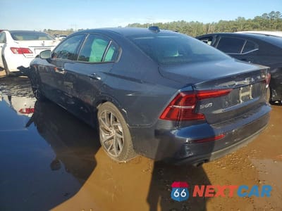 Drugie zdjęcie samochodu z przodu: 2019 VOLVO S60 T5 MOMENTUM VIN:7JR102FK0KG009639 - miniatura