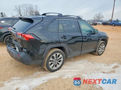 Trzecie zdjęcie samochodu z tyłu: 2024 TOYOTA RAV4 XLE PREMIUM VIN:2T3A1RFV7RC422561 - miniatura