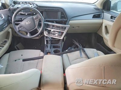 Zdjęcie 8 z 12 samochodu: 2017 HYUNDAI SONATA SE VIN:5NPE24AF0HH472319 - miniatura
