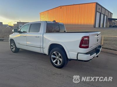 Trzecie zdjęcie samochodu z tyłu: 2019 RAM 1500 LIMITED VIN:1C6SRFHT9KN551525 - miniatura