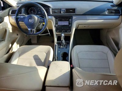 Zdjęcie 8 z 12 samochodu: 2015 VOLKSWAGEN PASSAT S VIN:1VWAT7A32FC057432 - miniatura