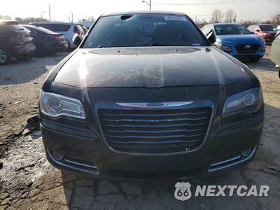 Piąte zdjęcie samochodu w środku: 2014 CHRYSLER 300 S VIN:2C3CCAGG9EH384347 - miniatura