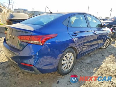 Trzecie zdjęcie samochodu z tyłu: 2021 HYUNDAI ACCENT SE VIN:3KPC24A68ME147438 - miniatura