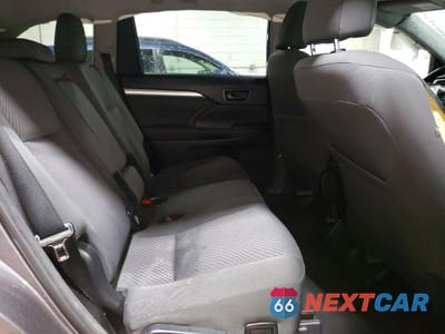 Zdjęcie 11 z 13 samochodu: 2018 TOYOTA HIGHLANDER LE VIN:5TDBZRFH5JS870454 - miniatura