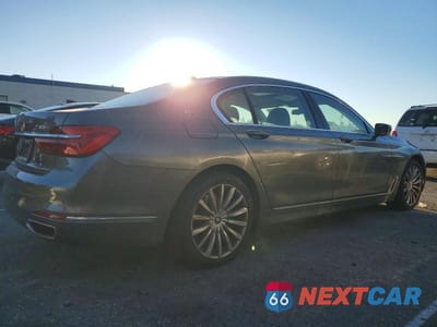 Trzecie zdjęcie samochodu z tyłu: 2018 BMW 740 XE VIN:WBA7J2C56JG938380 - miniatura