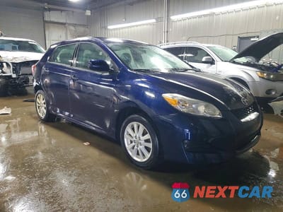 Czwarte zdjęcie samochodu z boku: 2009 TOYOTA MATRIX BASE VIN:2T1KU40E19C085658 - miniatura