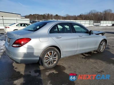 Trzecie zdjęcie samochodu z tyłu: 2017 MERCEDES-BENZ C 300 4MATIC VIN:55SWF4KBXHU206839 - miniatura