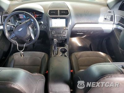 Zdjęcie 8 z 12 samochodu: 2017 FORD EXPLORER XLT VIN:1FM5K7D82HGB22009 - miniatura